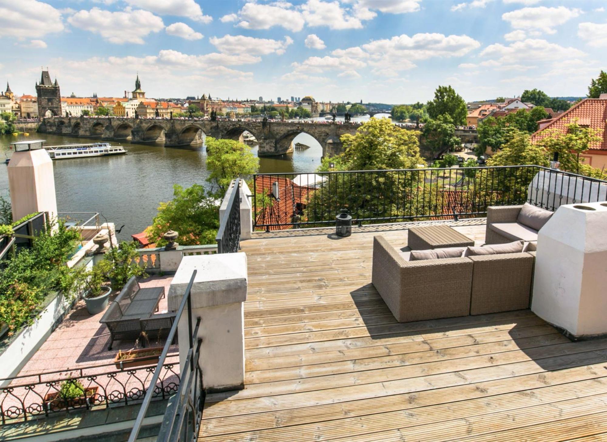 Residence Charles Bridge Praha Bagian luar foto